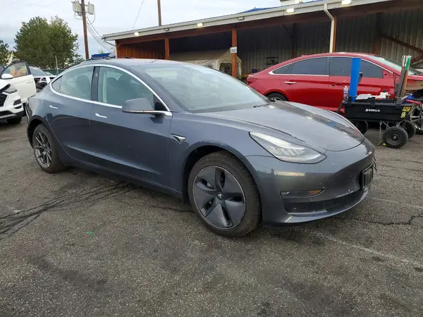 5YJ3E1EBXJF114427 — 2018 Tesla Model 3, photo 4 from Copart, Front end
