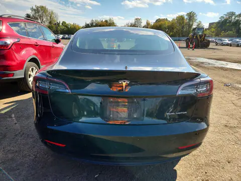 5YJ3E1EB6JF068160 — 2018 Tesla Model 3, Parte delantera, fotos antes de reparar