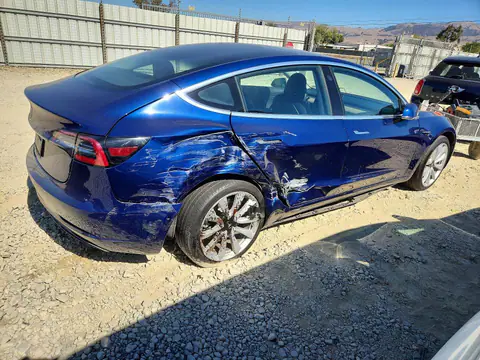 5YJ3E1EB6JF088490 — 2018 Tesla Model 3, photo 3 from Copart 22.10.2026, Side