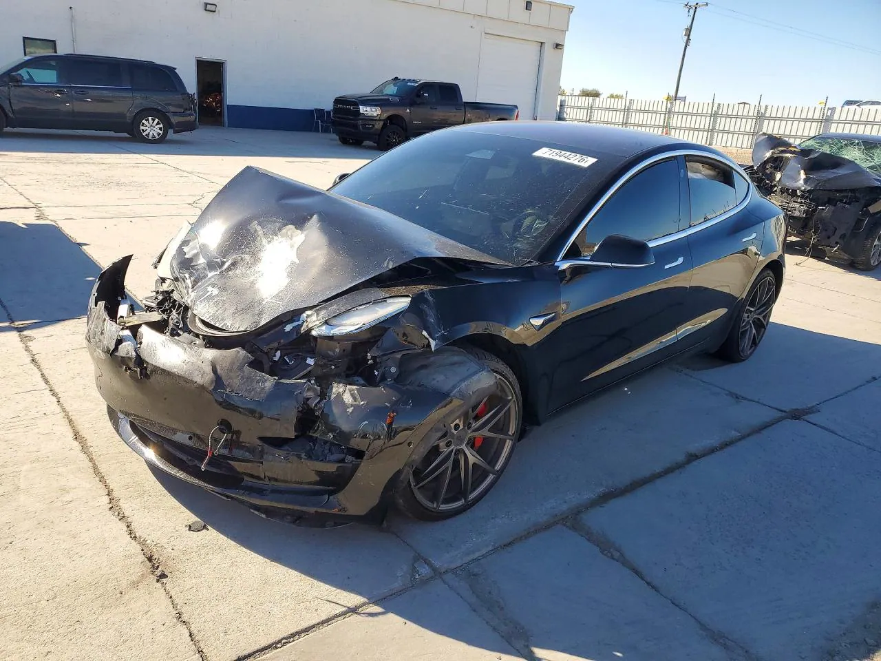 2018 Tesla Model 3 VIN 5YJ3E1EB1JF072505 фото 1
