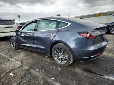5YJ3E1EBXJF130790 — 2018 Tesla Model 3, photo 2 from Copart 16.10.2026, Side