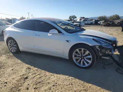 5YJ3E1EB0JF146626 — 2018 Tesla Model 3, foto 4 de Copart 27.10.2026, Techo
