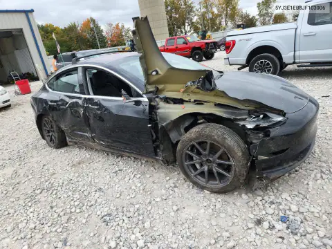 5YJ3E1EB8JF103006 — 2018 Tesla Model 3, фото 4 с аукциона Copart, БОКОВАЯ ЧАСТЬ