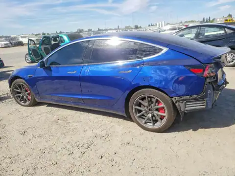 5YJ3E1EB4KF464962 — 2019 Tesla Model 3, zdjęcie 2 z Copart 22.09.2026, Przód