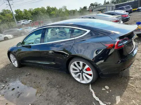 5YJ3E1EB8KF237502 — 2019 Tesla Model 3, zdjęcie 2 z Copart 23.10.2026, Drobne wgniecenia i rysy