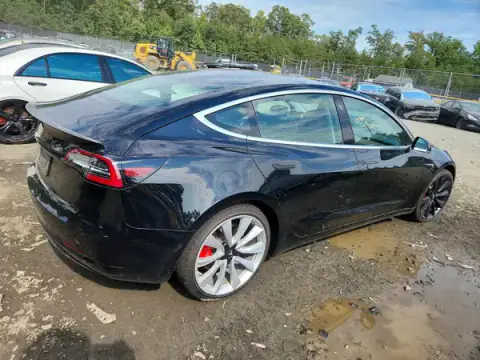 5YJ3E1EB8KF237502 — 2019 Tesla Model 3, zdjęcie 3 z Copart 23.10.2026, Drobne wgniecenia i rysy