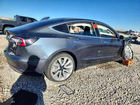5YJ3E1EB8KF453673 — 2019 Tesla Model 3, photo 3 from Copart 16.10.2026, Side