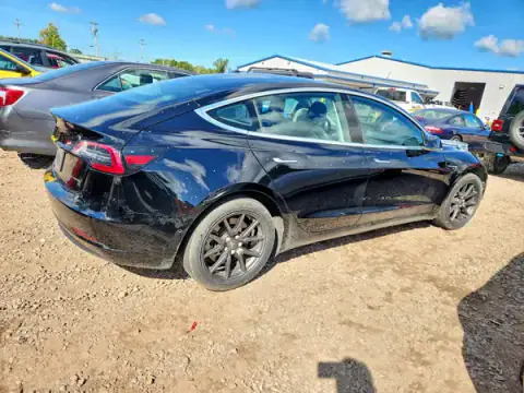 5YJ3E1EB4KF451449 — 2019 Tesla Model 3, zdjęcie 3 z Copart 05.10.2026, Tył