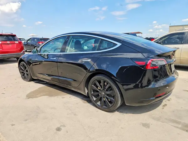 5YJ3E1EB4KF388966 — 2019 Tesla Model 3, photo 2 from Copart 12.10.2026, Undercarriage damage