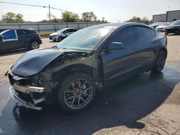 5YJ3E1EB8KF520692 Tesla Model 3 2019 — повреждение Передняя часть, фото до ремонта