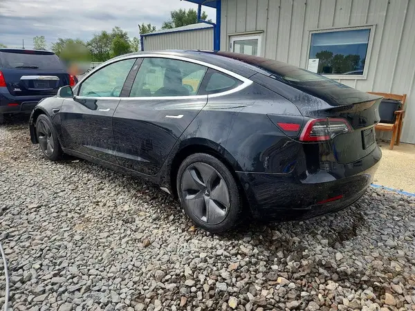 5YJ3E1EB7KF199065 — 2019 Tesla Model 3, фото 2 с аукциона Copart, Передняя часть