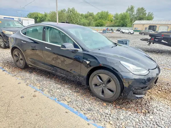 5YJ3E1EB7KF199065 — 2019 Tesla Model 3, фото 4 с аукциона Copart, Передняя часть