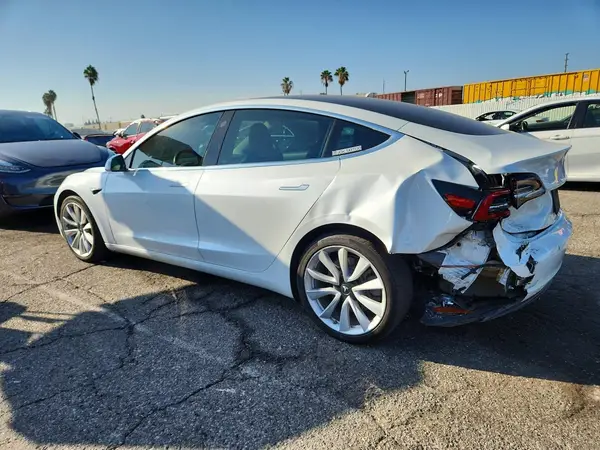 5YJ3E1EB2KF512572 — 2019 Tesla Model 3, photo 2 from Copart, Rear end