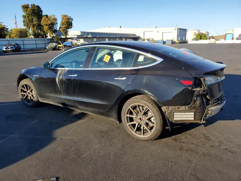 2019 Tesla MODEL 3 VIN 5YJ3E1EAXKF410010 фото 2