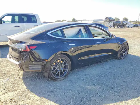 5YJ3E1EB0LF746243 — 2020 Tesla Model 3, фото 3 с аукциона Copart 13.10.2026, Подтопление