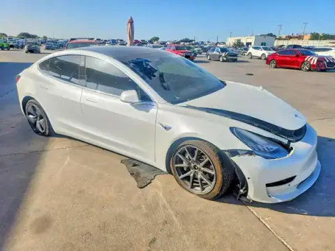 5YJ3E1EBXLF619662 — 2020 Tesla Model 3, zdjęcie 4 z Copart, Przód