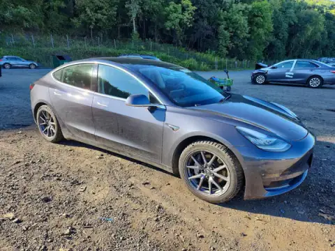 5YJ3E1EB6LF616337 — 2020 Tesla Model 3, foto 4 de Copart 21.09.2026, Parte delantera
