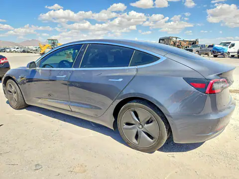 5YJ3E1EB9LF664060 — 2020 Tesla Model 3, photo 2 from Copart 29.09.2026, Undercarriage damage