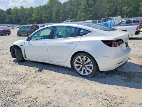 5YJ3E1EB6LF735991 — 2020 Tesla Model 3, zdjęcie 2 z Copart, Przód