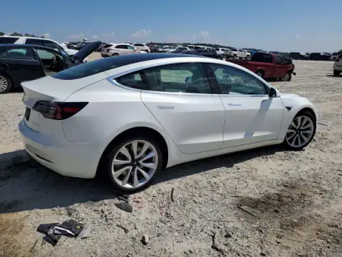 5YJ3E1EB6LF735991 — 2020 Tesla Model 3, zdjęcie 3 z Copart, Przód