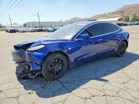 5YJ3E1EB8LF601189 — 2020 Tesla Model 3, Parte delantera (Front End), fotos antes de reparar
