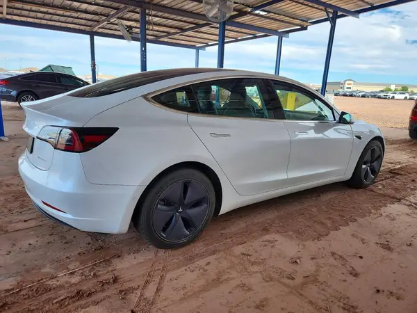 5YJ3E1EB5LF628141 — 2020 Tesla Model 3, фото 3 с аукциона Copart, Передняя часть