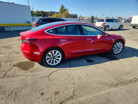 5YJ3E1EB7LF638170 — 2020 Tesla Model 3, zdjęcie 3 z Copart 28.09.2026, Tył