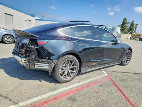 5YJ3E1EB6LF663061 — 2020 Tesla Model 3, zdjęcie 3 z Copart, Tył