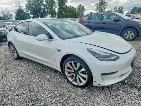 5YJ3E1EC4LF587025 — 2020 Tesla Model 3, photo 4 from Copart 24.09.2026, Normal wear