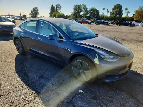 5YJ3E1EA2LF738118 — 2020 Tesla Model 3, photo 4 from Copart 16.10.2026, Side