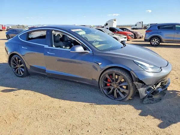 5YJ3E1EC3LF721202 — 2020 Tesla Model 3, zdjęcie 4 z Copart, Bok