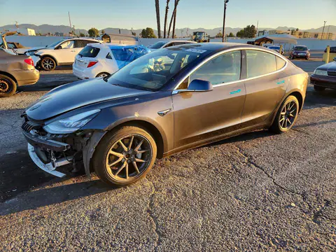5YJ3E1EBXLF649583 — 2020 Tesla Model 3, Parte delantera (Front End), fotos antes de reparar