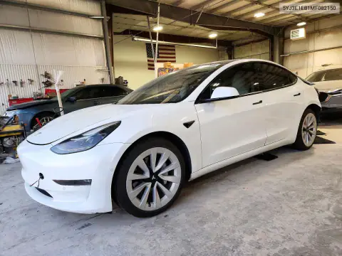 5YJ3E1EB1MF082150 — 2021 Tesla Model 3, უკანა ნაწილი, ფოტოები შეკეთებამდე