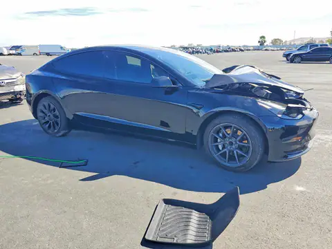 5YJ3E1EAXMF074992 — 2021 Tesla Model 3, фото 4 з Copart 26.10.2026, Передня частина