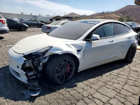5YJ3E1ECXMF072225 — 2021 Tesla Model 3, Parte trasera (Rear End), fotos antes de reparar