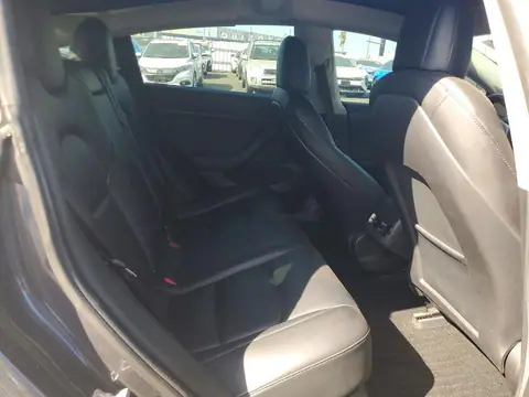 5YJ3E1EBXMF090201 — 2021 Tesla Model 3, zdjęcie 10 z Copart 28.10.2026, Przód