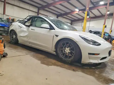 5YJ3E1EA9MF858807 — 2021 Tesla Model 3, photo 4 from Copart 20.10.2026, Side