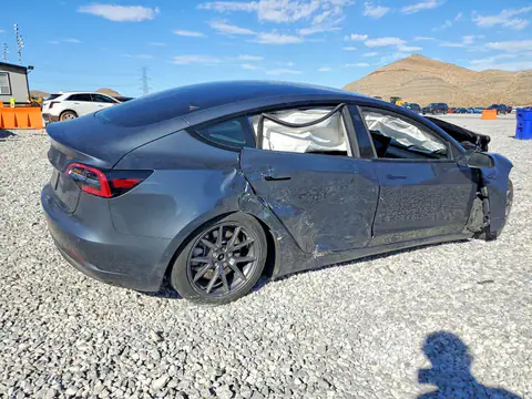 5YJ3E1EA4MF045441 — 2021 Tesla Model 3, zdjęcie 3 z Copart 28.10.2026, Przód