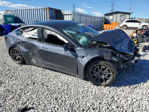 5YJ3E1EA4MF045441 — 2021 Tesla Model 3, zdjęcie 4 z Copart 28.10.2026, Przód
