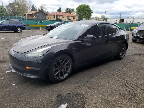 5YJ3E1EB5MF069871 Tesla Model 3 2021 — uszkodzenie Tył, zdjęcie przed naprawą