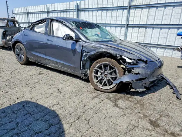 5YJ3E1EB6MF914985 — 2021 Tesla Model 3, фото 4 с аукциона Copart, Опрокидывание