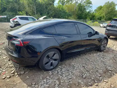5YJ3E1EB9MF857987 — 2021 Tesla Model 3, zdjęcie 3 z Copart, Zalanie