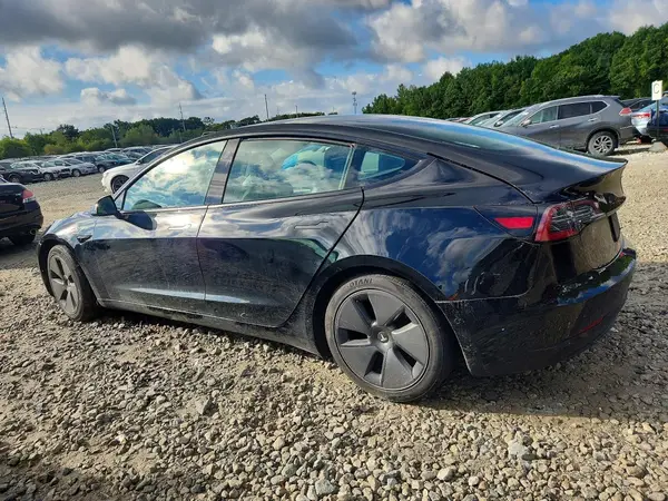 5YJ3E1EA0MF028426 — 2021 Tesla Model 3, photo 2 from Copart 14.10.2026, Minor dents and scratches