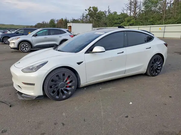 5YJ3E1EC4MF027703 — 2021 Tesla Model 3, Повреждения снизу (Undercarriage), фото до ремонта