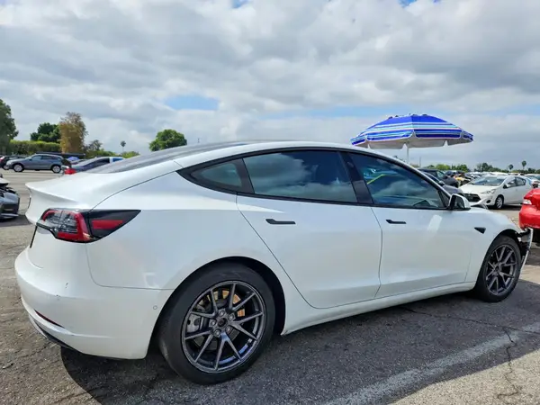 5YJ3E1EA8MF023927 — 2021 Tesla Model 3, photo 3 from Copart, Front end