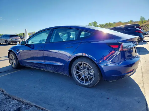 5YJ3E1EB4MF836819 — 2021 Tesla Model 3, zdjęcie 2 z Copart 05.10.2026, Przód