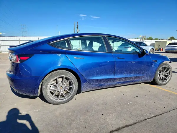 5YJ3E1EB4MF836819 — 2021 Tesla Model 3, zdjęcie 3 z Copart 05.10.2026, Przód