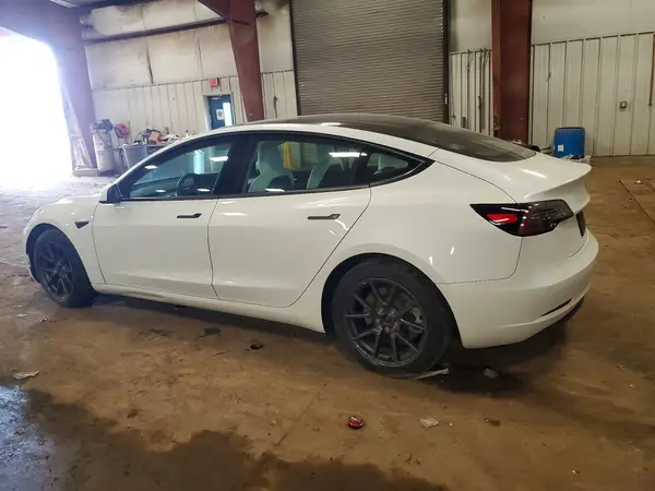 5YJ3E1EBXMF091994 — 2021 Tesla Model 3, фото 2 с аукциона Copart 02.10.2026, Передняя часть