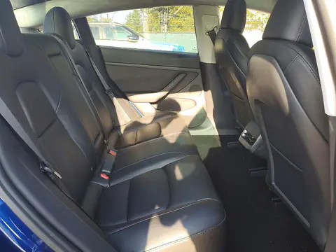 5YJ3E1EA8MF009610 — 2021 Tesla Model 3, Parte trasera, fotos antes de reparar