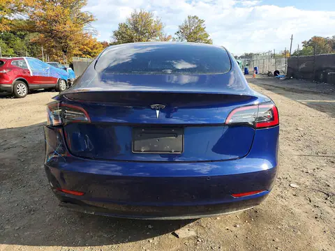 5YJ3E1EA8MF009610 — 2021 Tesla Model 3, უკანა ნაწილი, ფოტოები შეკეთებამდე
